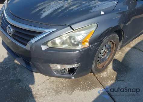 2014 Nissan Altima 2.5/2.5 S/2.5 Sl/2.5 Sv z USA, uszkodzony, nr VIN 1N4AL3AP3EN354202